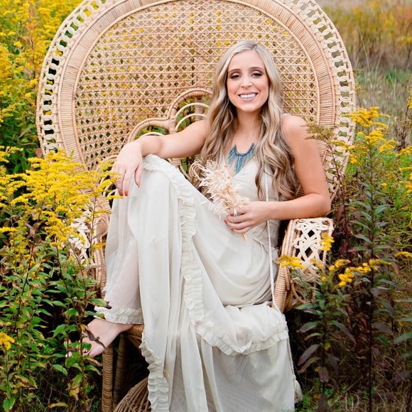 Meet your Posher, Christine - Picture 2 of 7